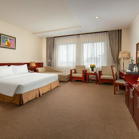 A25 Hotel - 705 Lac Long Quan Hanoï Extérieur photo